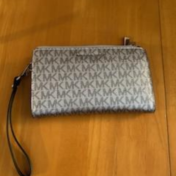 Michael Kors large tote and wallet - Picture 8 of 11